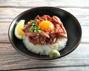 牛タンユッケ
