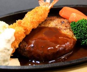 牛ハンバーグと海老フライ弁当