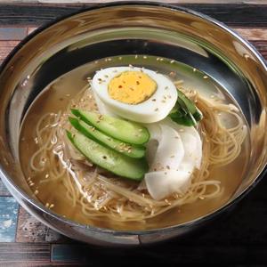 【当店人気No.3】自家製スープが自慢！韓国本場の冷