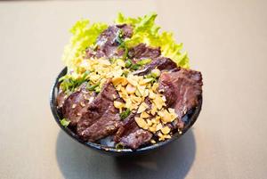 若い男子超絶オススメ【メンタンピン三色】100gフライドガーリックハラミ丼 harami100g fried garic8g rice200g