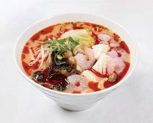 イカとエビ入り麻辣湯 Squid and shrimp spicy soup
