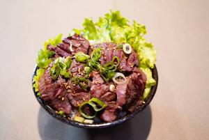 当店人気NO.2【二盃口】100g牛タン丼 gyu-tan100g rice200g
