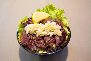 【清一色】100gねぎ塩牛タン丼 gyu-tan100g with negi sio source