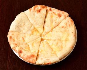 チーズナン/Cheese Nan