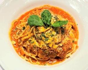 ベーコン＆トマトソースパスタ Bacon ＆ tomato