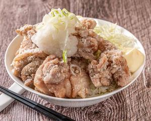 メガ盛りおろしからあげ丼