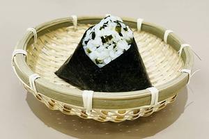 おむすび(山口ご当地しそわかめ)