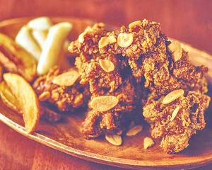 カントンの思い出 ペダルチキン【ガーリック醤油】「骨無し」大根ピクルス・お餅・ポテト付きPEDAL GARLIC SOY SAUCE