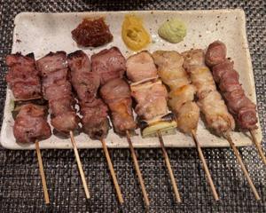焼き鳥・焼きとん盛り合わせ(塩)