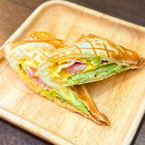 【ハーフサイズ】ベーコンエッグサンド