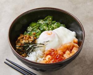 【贅沢に】いくらとサーモンの親子丼