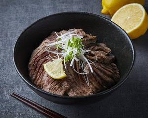 【シンプルに！】大盛り牛タン丼 [Simple！] Large Portion of Beef Tongue Rice Bowl