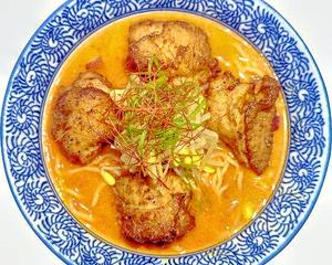 スパイシーフライドチキンラーメン Spicy fried chicken ramen