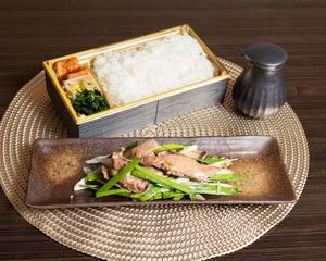 和牛レバニラ弁当