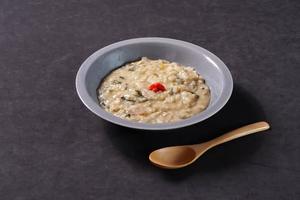 豚肉とレンコンのグリーンカレー粥(約255kcal)