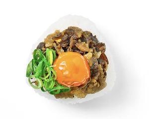 黒毛和牛と卵黄のすき焼風
