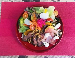 ローストビーフサラダ＆生ハムとチーズのサラダ