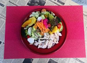 蒸し鶏サラダ