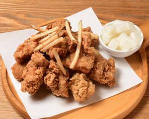 NO1！本場のフライドチキン(韓国サイダーと大根チキンム付き)