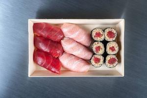 生本まぐろ握りセット 赤身、大トロ、鉄火巻き