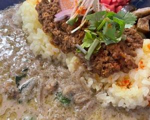 キーマカレーと海鮮グリーンカレーの2種盛り