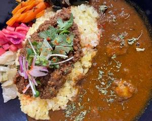 キーマカレーと週替りカレーの2種盛り