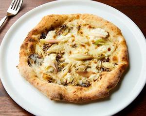 三陸産海苔と餅、九条ネギのピッツァ Sanriku Nori Seaweed and japanese mochi Pizza