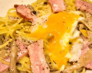 3種きのことベーコンのカルボナーラ～トリュフ風味～