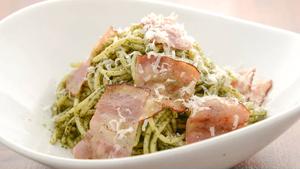 自家製ベーコンのしそジェノベーゼのスパゲッティ Shiso Genovese spaghetti