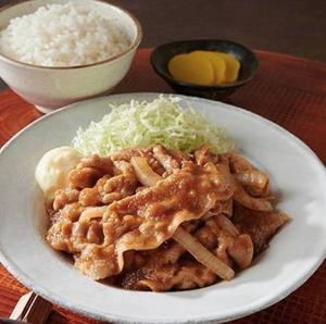 温玉付生姜焼き弁当・Grilled pork with ginger sauce and half boiled egg