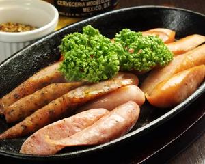 ソーセージ盛り合わせ Sausage platter