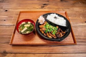 新鮮！ホルモンミックス定食