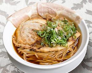 鯖醤油 × 1個 【手鍋で温める、熱々本格ラーメン！】出汁の香りが初めての味わい！鯖節、鰹節、鶏節の和らーめん