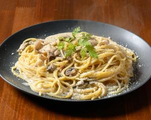 ポルチーニ茸と舞茸のクリームパスタ