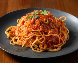 ツナのピリ辛トマトソースパスタ