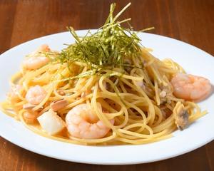 塩辛と海鮮ペペロンチーノ