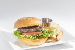 Hamburgerハンバーガー(フレンチフライドポテト付き)
