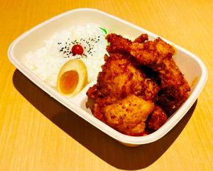蔵之介の「旨辛ダレのでっから弁当」