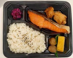 塩鮭と唐揚げ