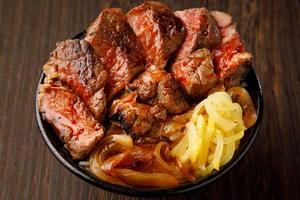 ステーキ丼 Monster Rice Bowl