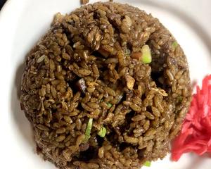 黒チャーハン