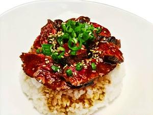 ハラミのレア焼肉丼