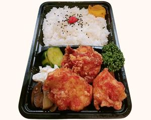 大人気！骨なし弁当にんにく醤油味(並)Best Seller！Boneless Garlic Soy Sauce Karaage Bento(Regular)