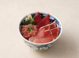 当店自慢!四種まぐろの市場丼 Maguro Don