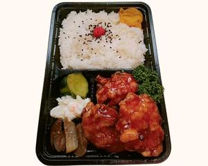 ピリ辛ジュシーもも肉弁当(並)Spicy Sauce Karaage Thigh Bento (Regular)