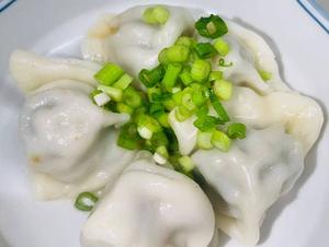 肉ニラ水餃子