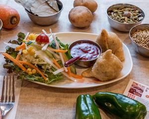サモサ2P＆サラダ Samosa (2 Pieces) ＆ Salad