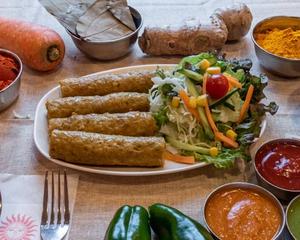 シシカバブ4P＆サラダ Shish Kebab (4 Pieces) ＆ Salad