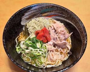 梅昆布とろろ肉そば