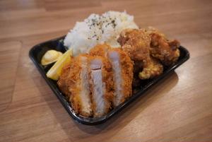 メガ盛り★鶏の唐揚げ＆トンカツ弁当